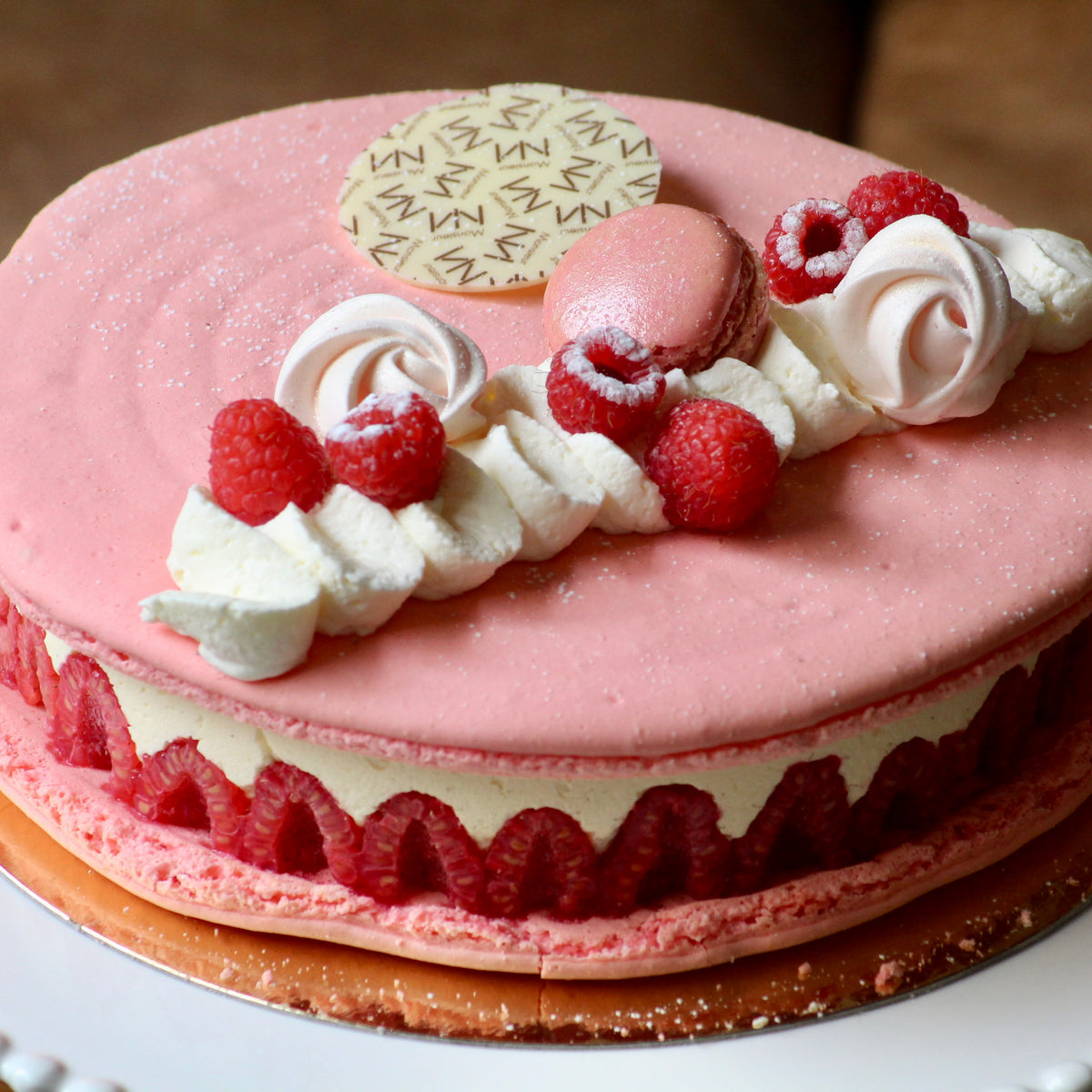 Gâteau macaron pour 8/10 parts à la framboise.