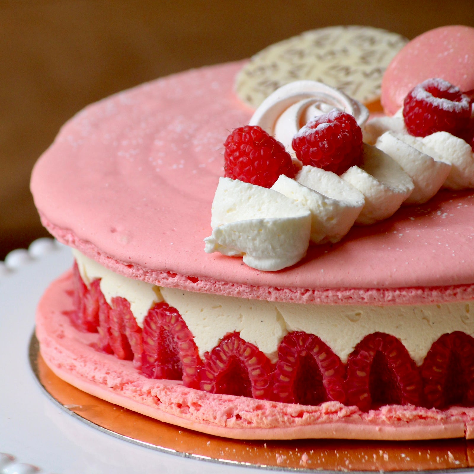 Gâteau macaron pour 8/10 parts à la framboise.